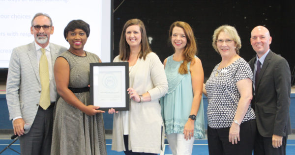 Nora Davis Elementary (Laurel, Mississippi) receives award